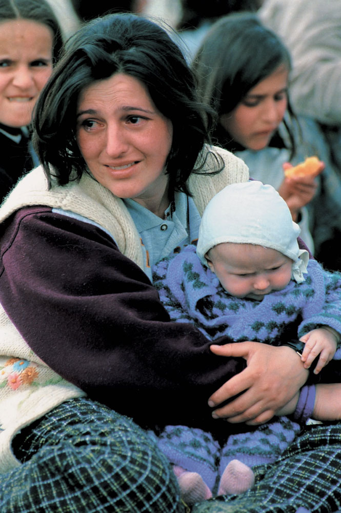 Refugees_mother_and_baby.jpg